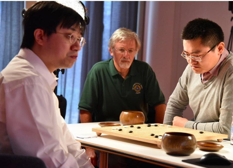 alphago plays with Fan Hui